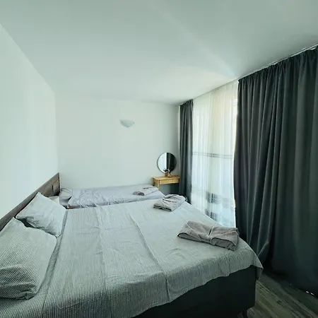 Apartment Paradise *